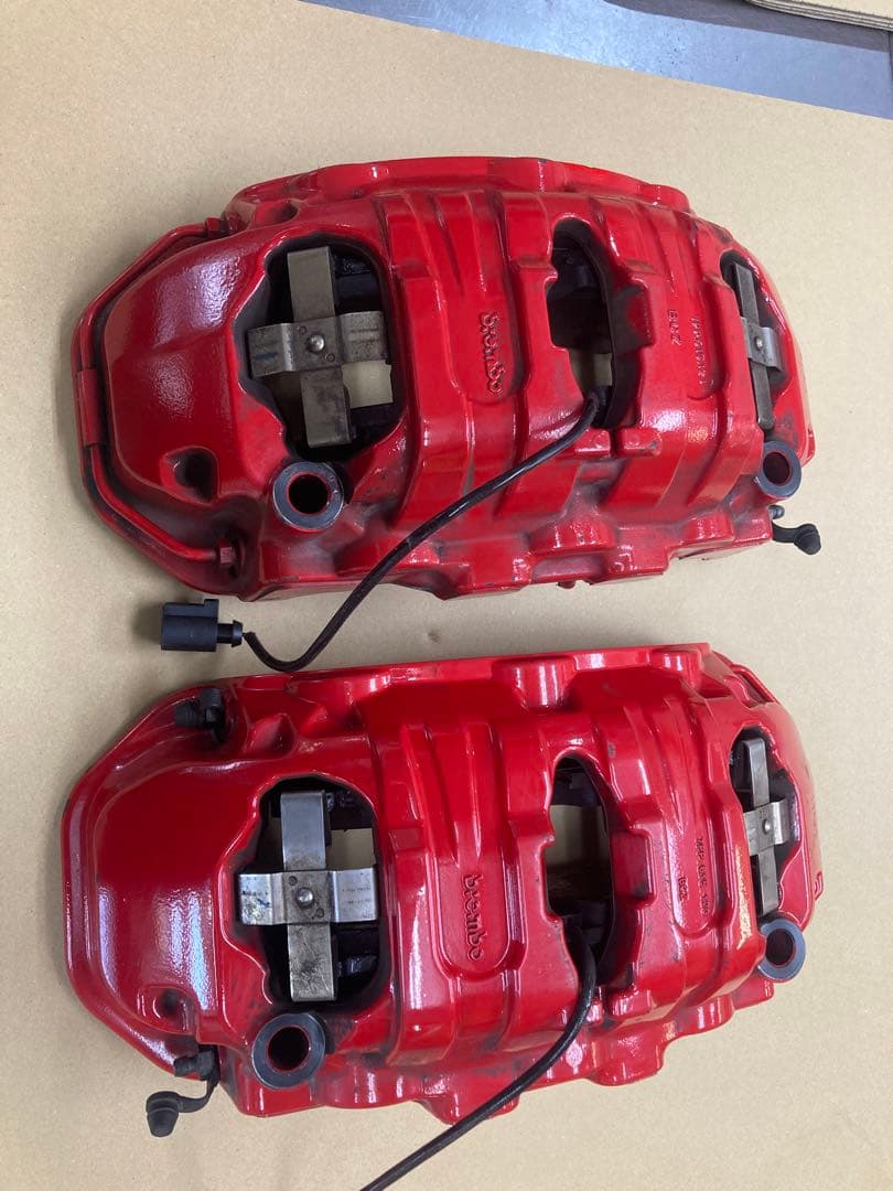 ポルシェカイエン958プラチナ2014年式ブレーキキャリパーブレンボ製