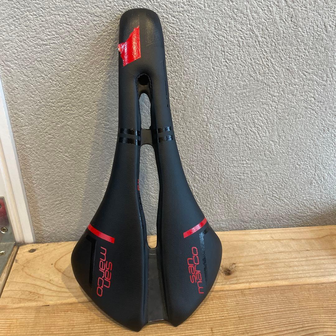 サンマルコ ワイドサドル 黒/赤　カーボン