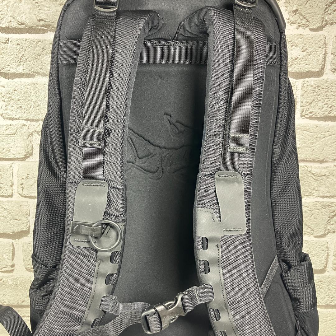 アークテリクス Arro 22 Stealth Black