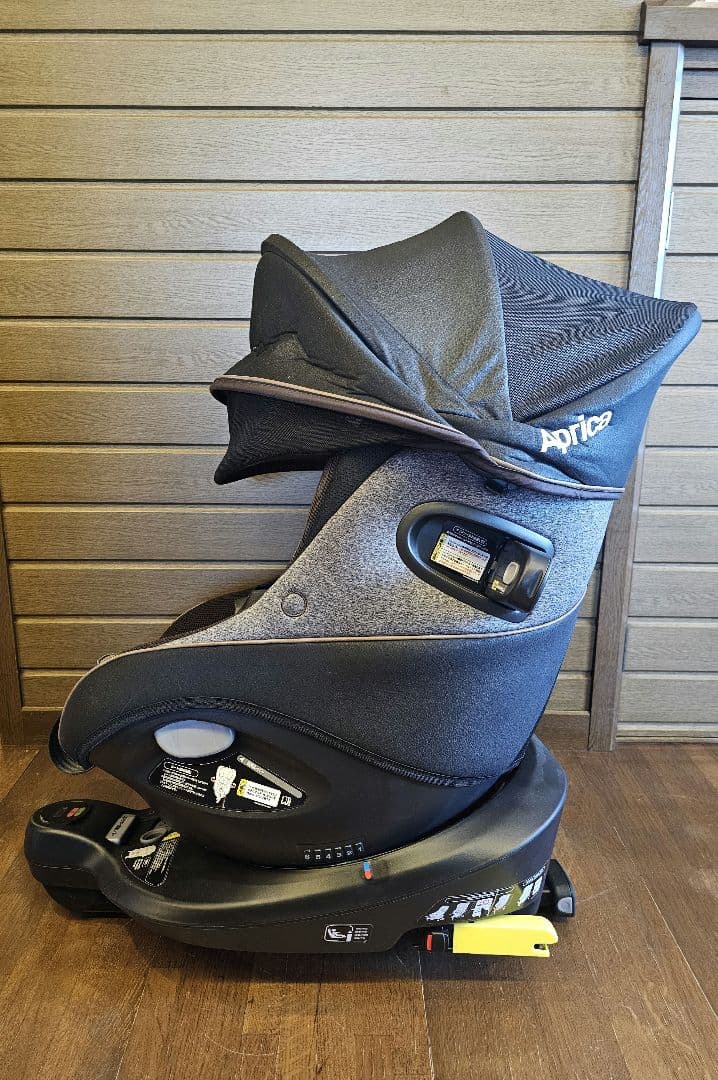 ま*る様 美品　Aprica アップリカ　クルリラ プロテクト　チャイルドシート