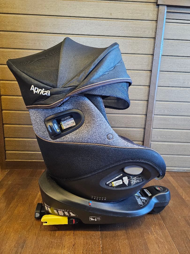 ま*る様 美品　Aprica アップリカ　クルリラ プロテクト　チャイルドシート