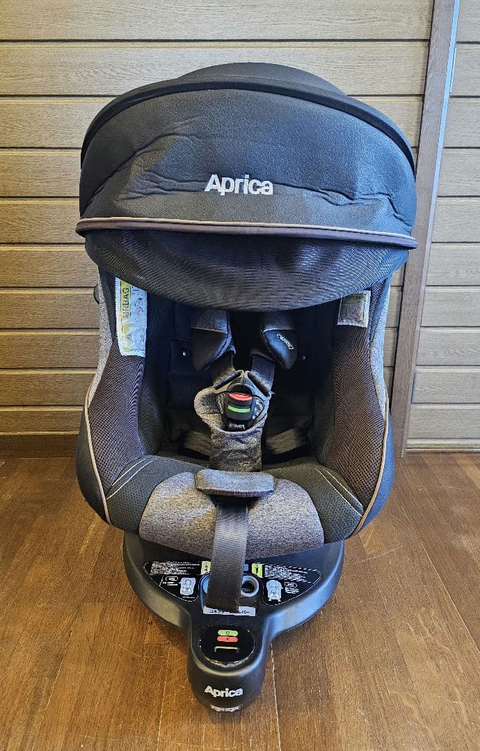 ま*る様 美品　Aprica アップリカ　クルリラ プロテクト　チャイルドシート