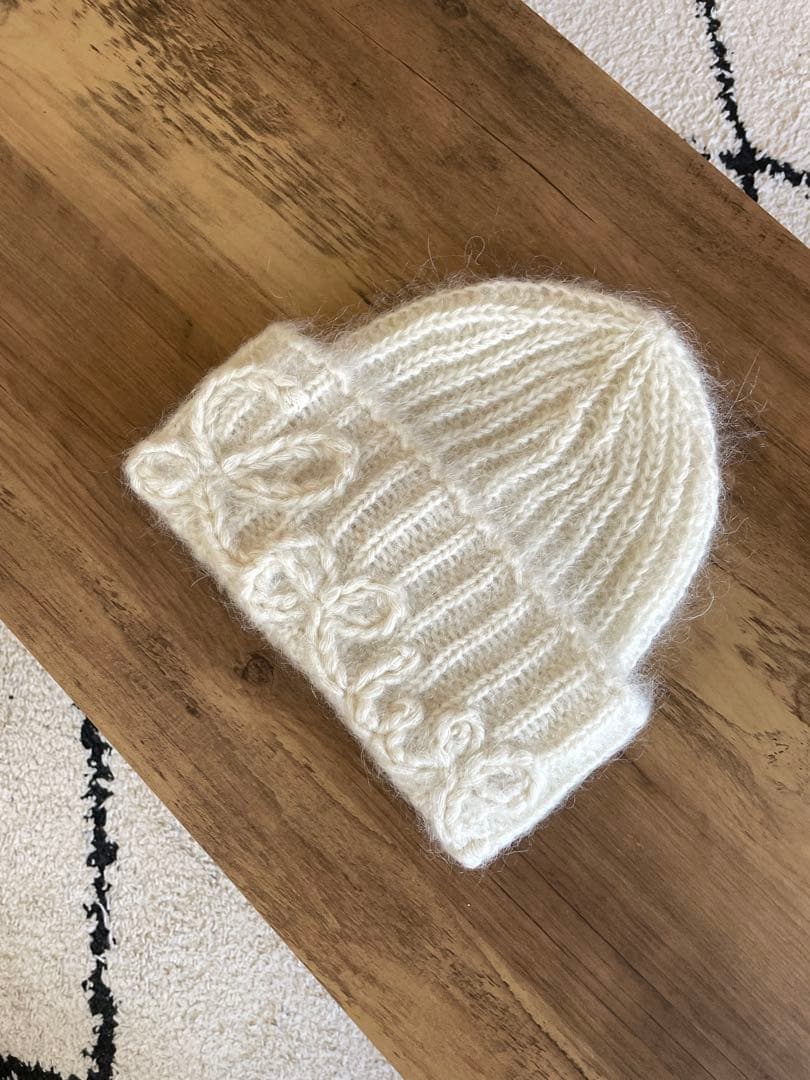 LOEWE アイボリー ロゴ入りモヘア風ニット帽 新品プレゼントにショッパー付き