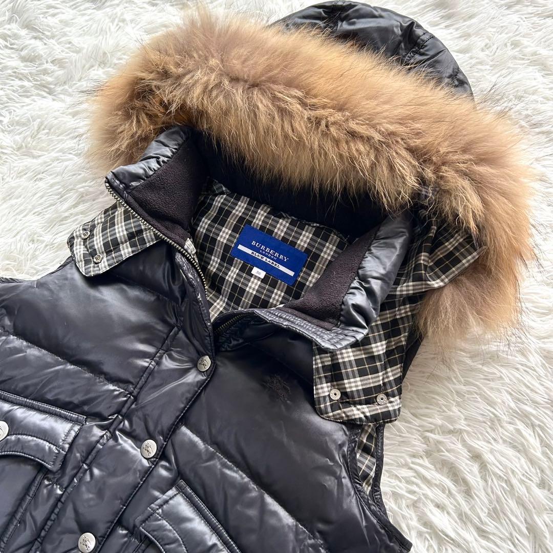 【美品】バーバリーブルーレーベル　フード　ファー付き　ダウンベスト　黒　M相当