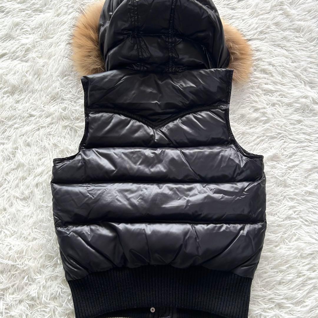 【美品】バーバリーブルーレーベル　フード　ファー付き　ダウンベスト　黒　M相当