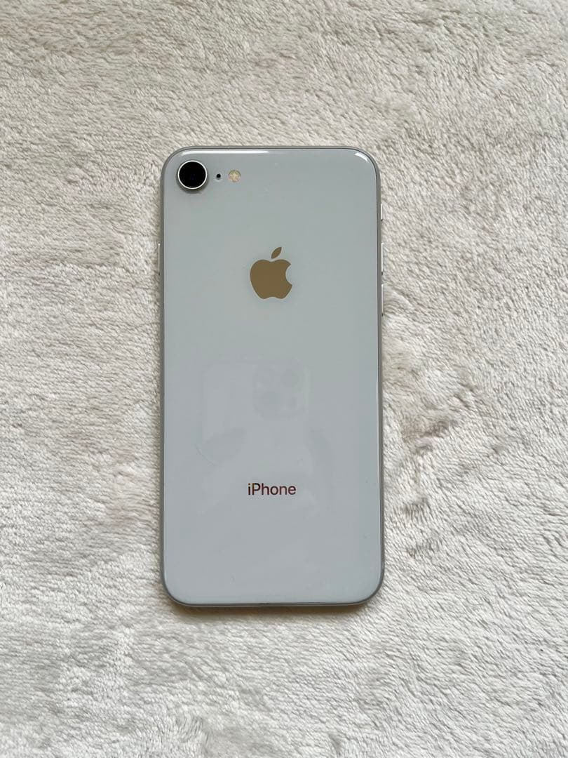 【箱付き美品】 Apple iPhone 8 シルバー
