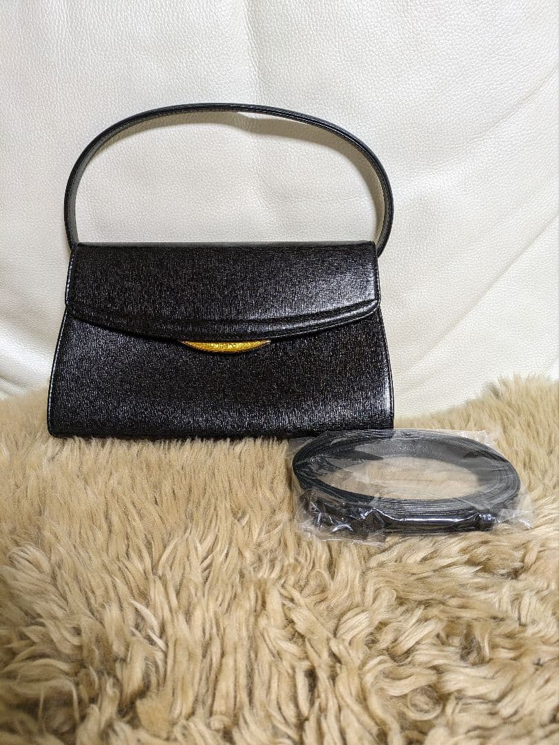 【ギミック有】【美品】ungaro ウンガロ　ハンドバッグ　黒　フォーマル　本革