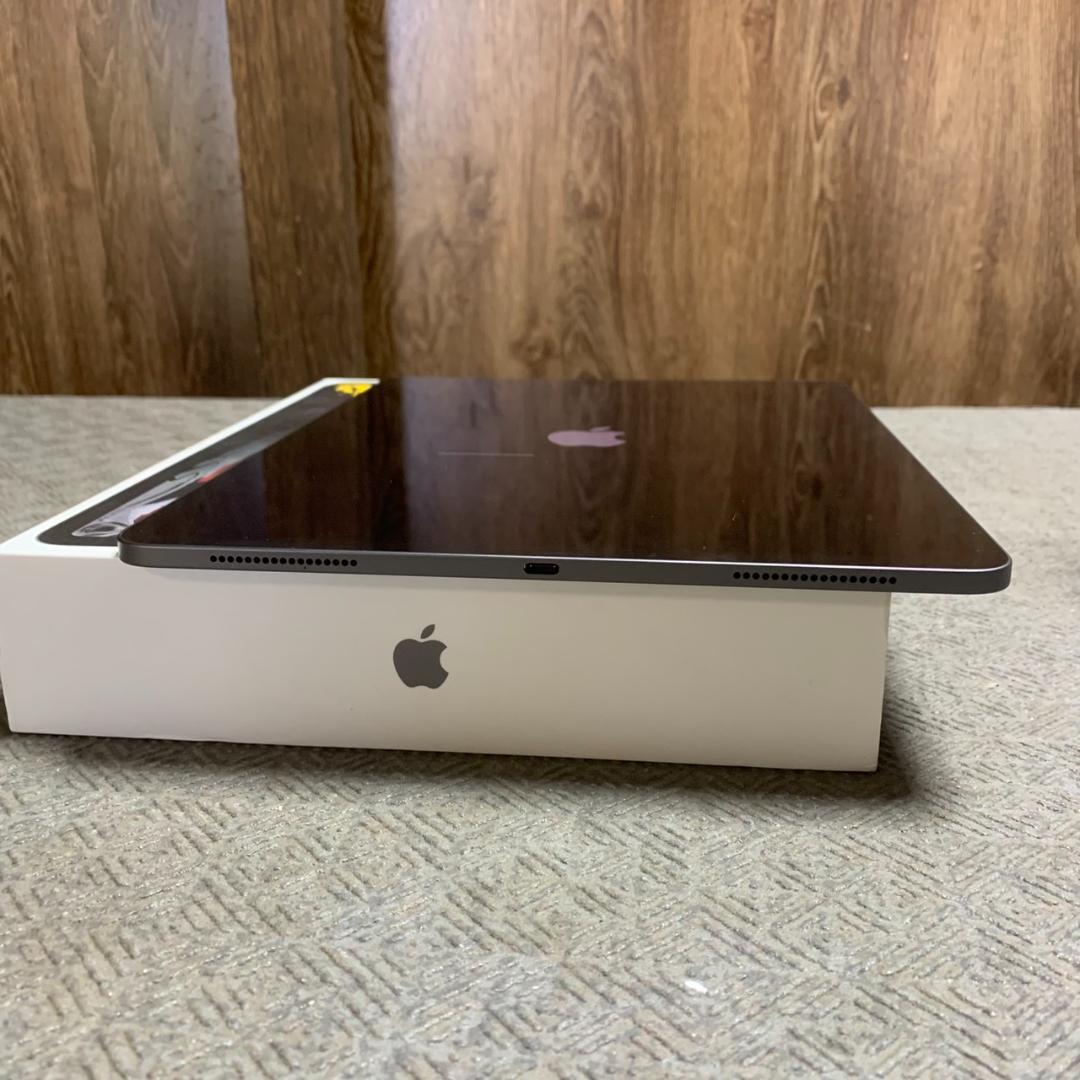 K775 Apple iPad Pro 12.9インチ 第3世代 256GB