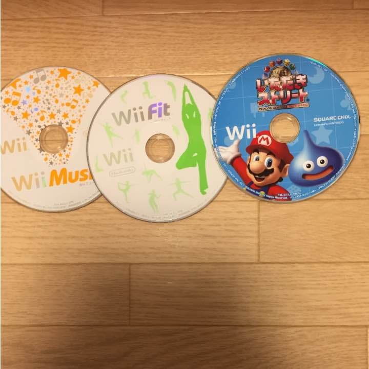 Wii 本体。
