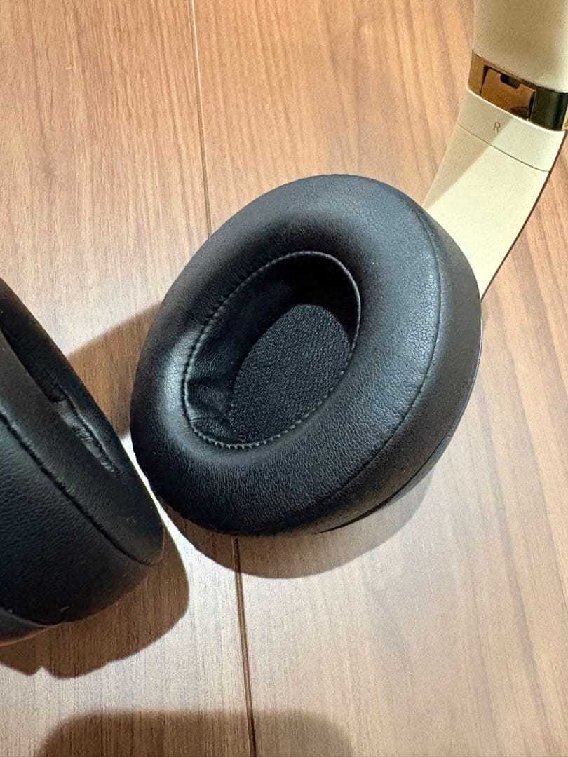 Beats Studio3 Wireless グレー/ゴールド