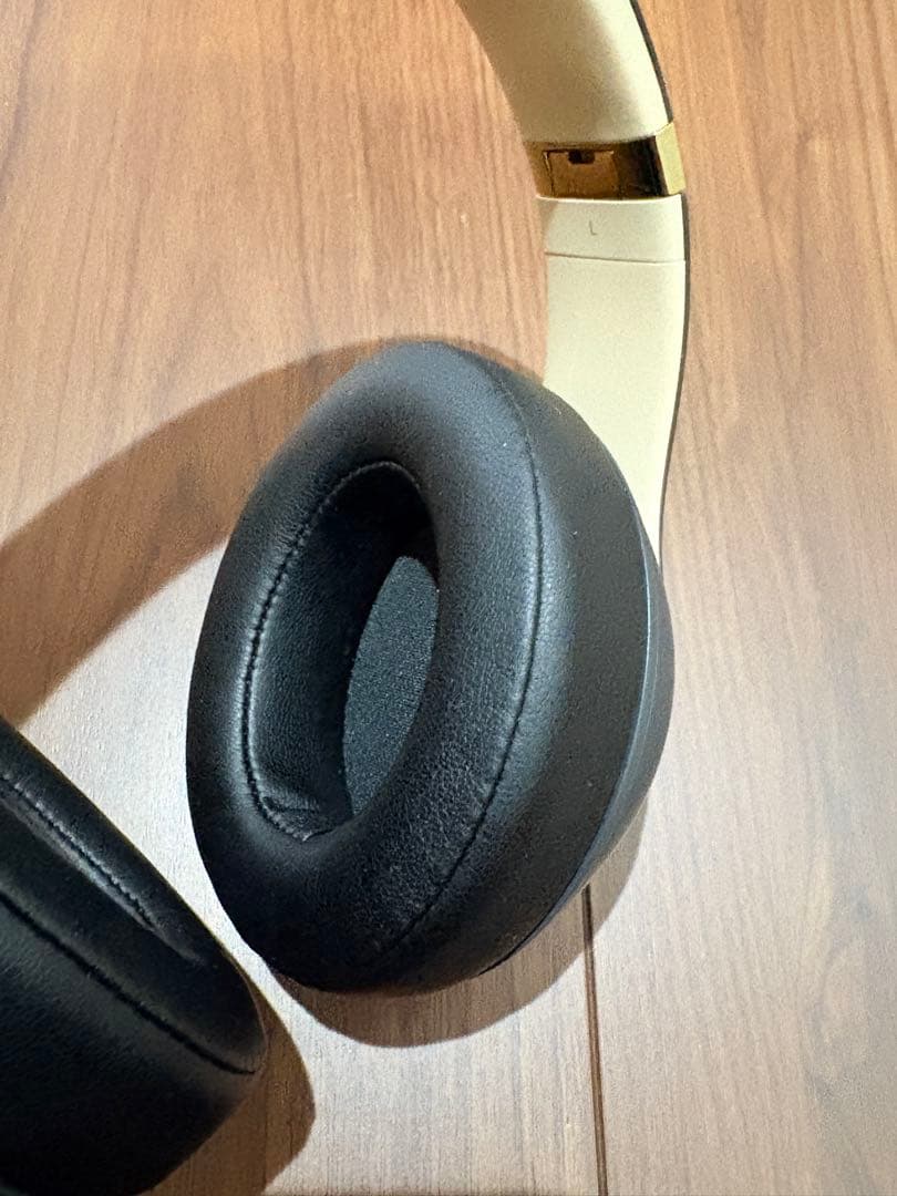 Beats Studio3 Wireless グレー/ゴールド