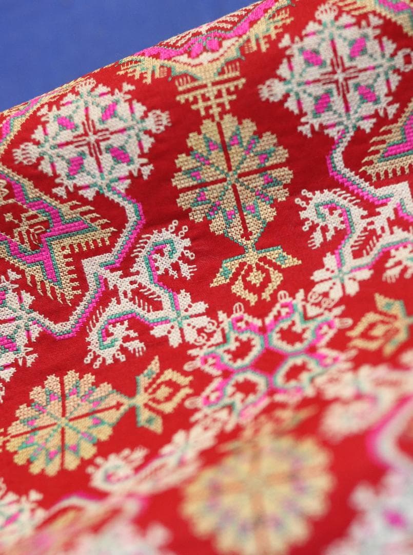 ミャオ族 伝統挑花刺繍 太陽生長紋×花樹文様 手仕事 アンティーク古布 民藝