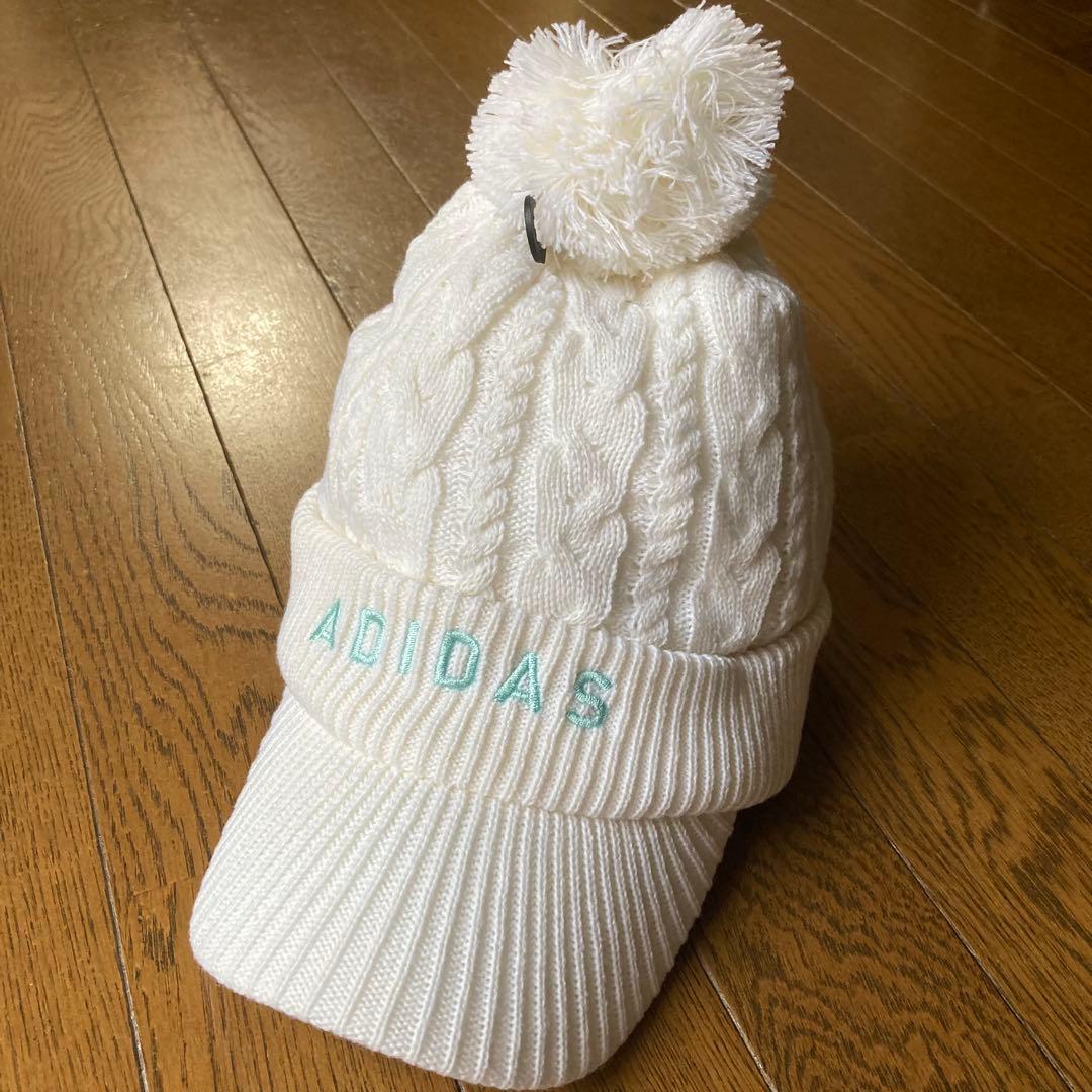 新品adidas アディダス　レディースセットアップ　セーター　スカート 帽子