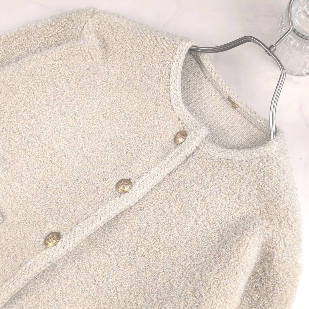 近年✨ ミラオーウェン 金釦ノーカラーコンパクトラメニットジャケット アイボリー