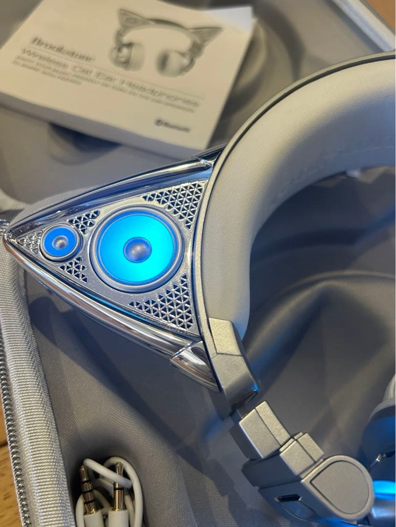 Brookstone ワイヤレス アリアナ・グランデ 猫耳ヘッドホン