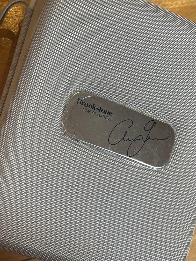 Brookstone ワイヤレス アリアナ・グランデ 猫耳ヘッドホン