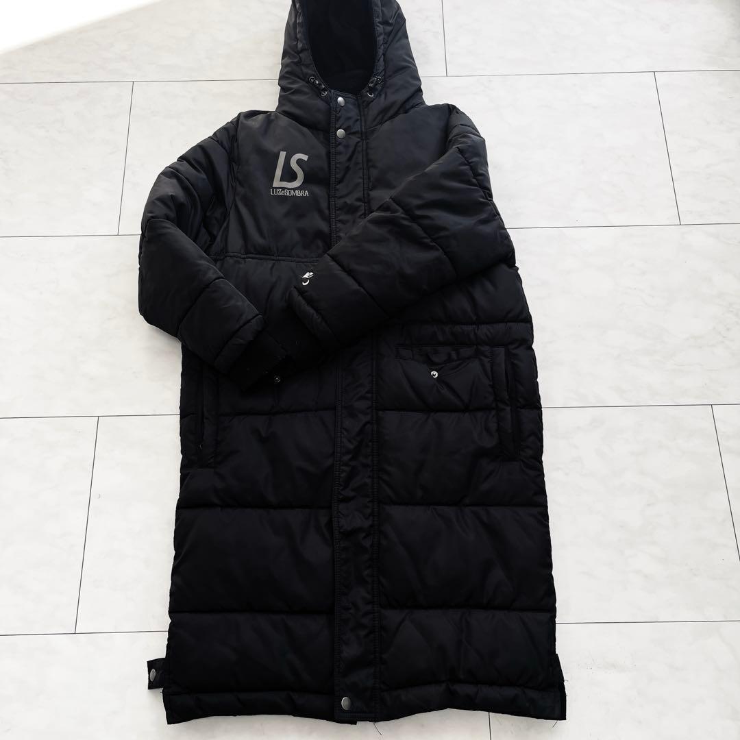 ルースイソンブラ　ベンチコート　黒　ブラック　サッカー