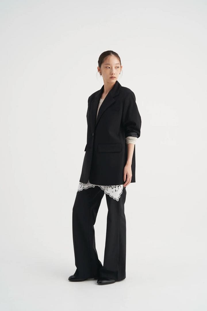 VENICA Scallop embroidery scarf ¥13,200