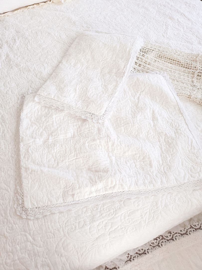 《ローラアシュレイ》ベッドカバー×2ピローケースセット