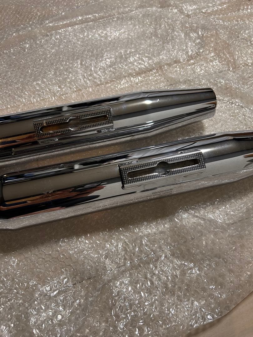 ハーレー　ダイナ　北米マフラー　パンチアウト16ミリ