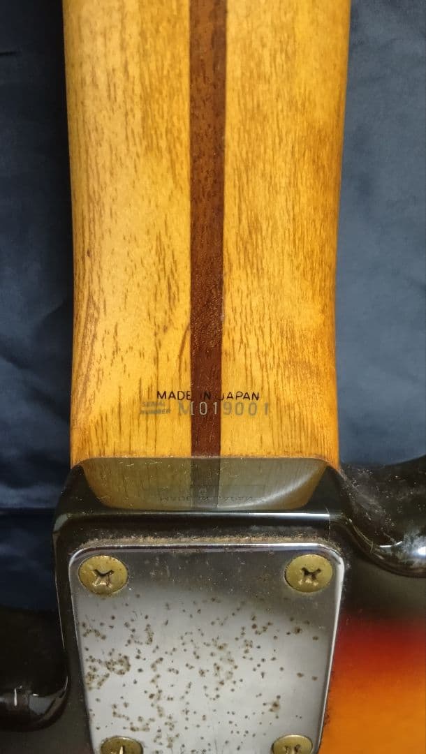 Fender Precision Bass サンバースト 4弦