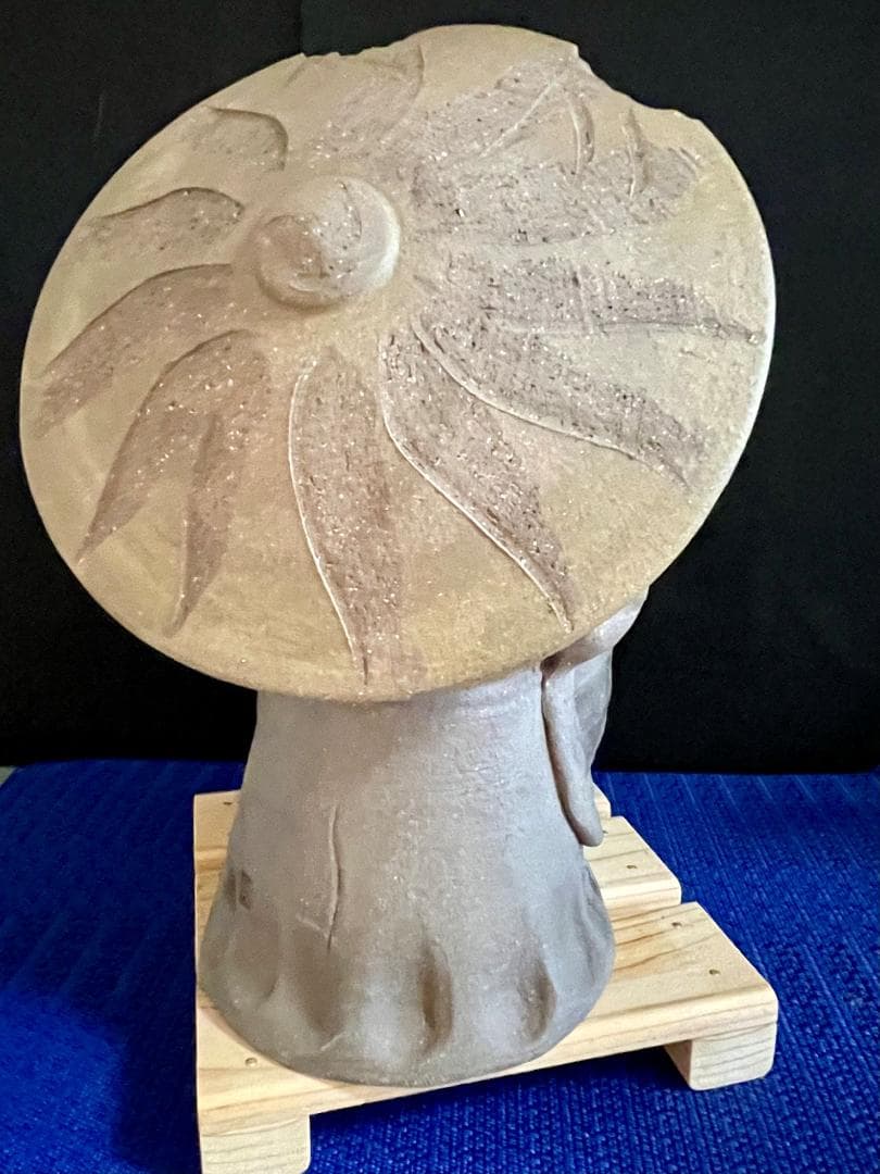 値下げ！【超レア・二六作】狸の酒瓶持ち陶器置物 在落款有 時代物 現品中古