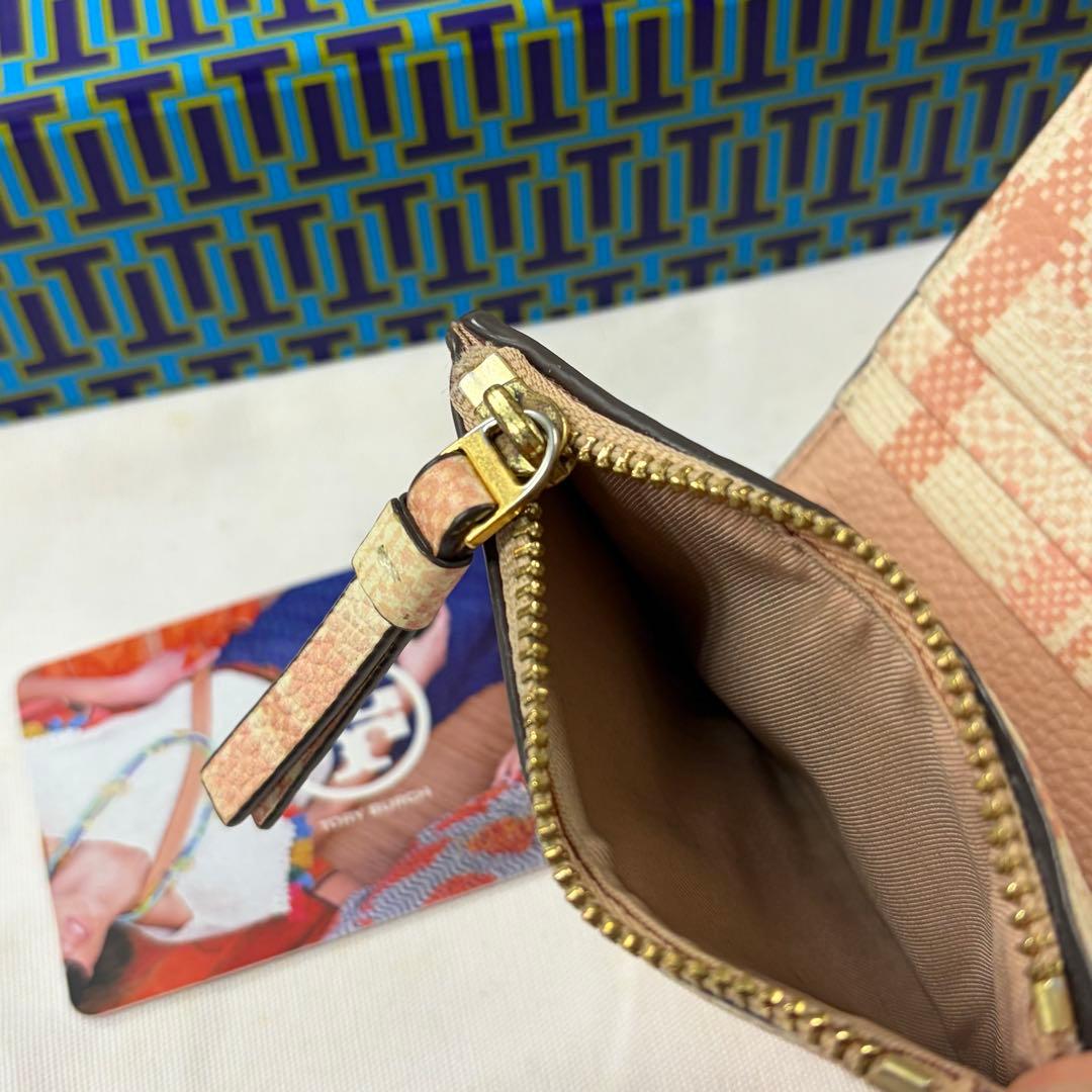 新品同様‼️ 現行　トリーバーチ　TORYBURCH 財布　二つ折り　折り財布