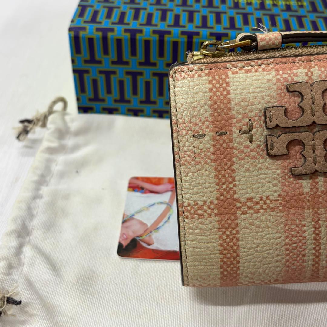 新品同様‼️ 現行　トリーバーチ　TORYBURCH 財布　二つ折り　折り財布