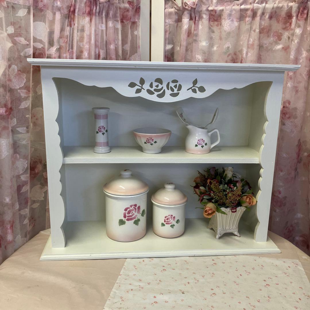 【在庫処分セール　限定１台】薔薇のカッティングのワイド型シェルフ