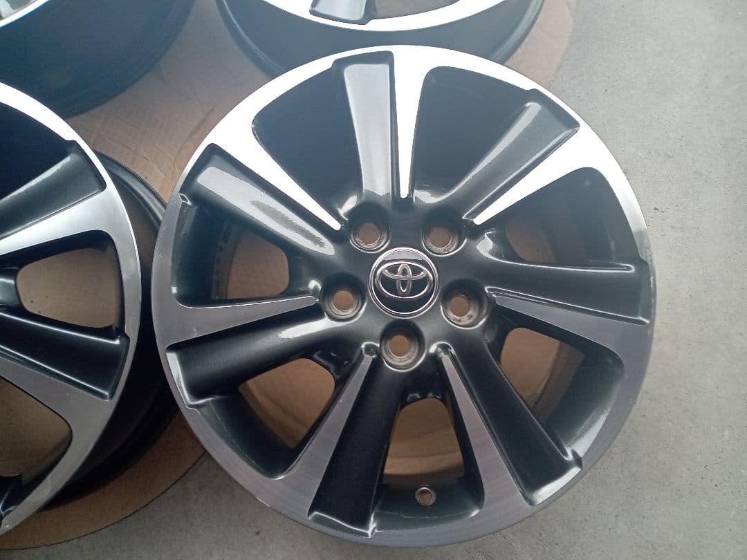 ８０系ノア、ヴォクシー純正ホイール