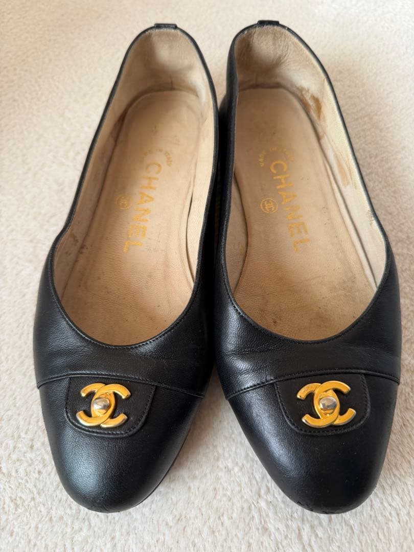 シャネル ココマーク　ターンロック　パンプス　フラット