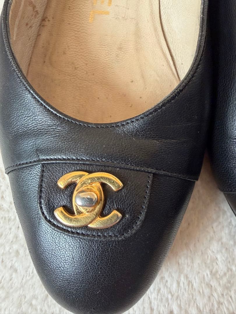 シャネル ココマーク　ターンロック　パンプス　フラット