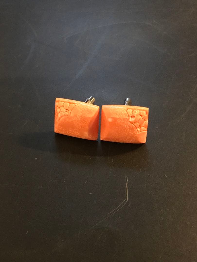 珊瑚玉スクエア型カフリンクス