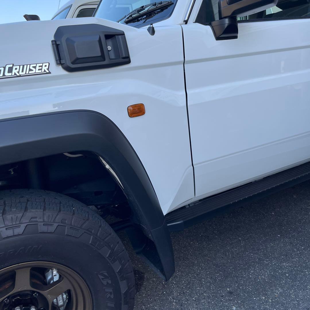 m*.様 再再販ランクル70 GDJ76 セキュリティキー付リッドカバー　新型7