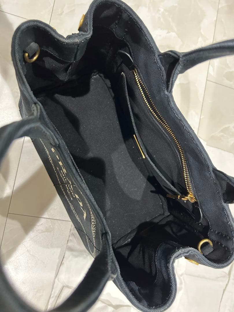 プラダ　カナパ　NERO