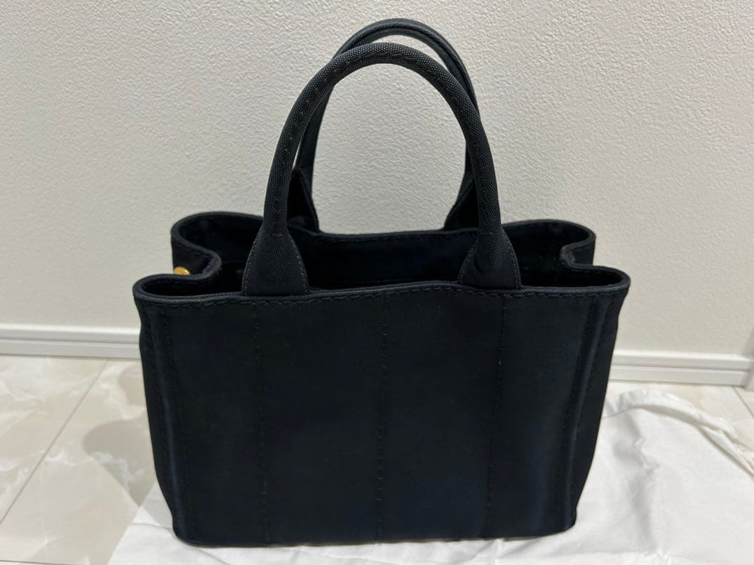 プラダ　カナパ　NERO