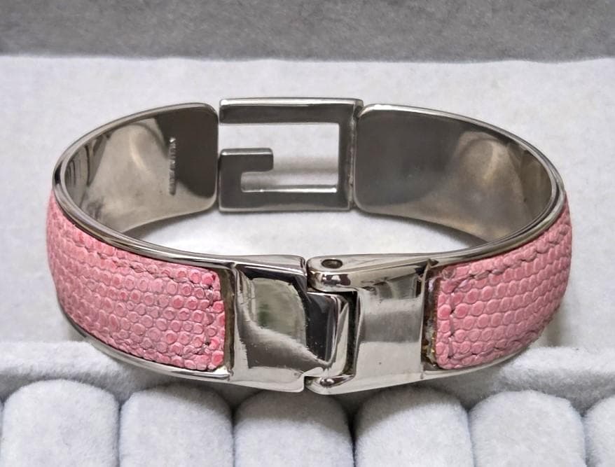 GUCCI グッチ ピンクレザー　Gロゴ　バングル　41337