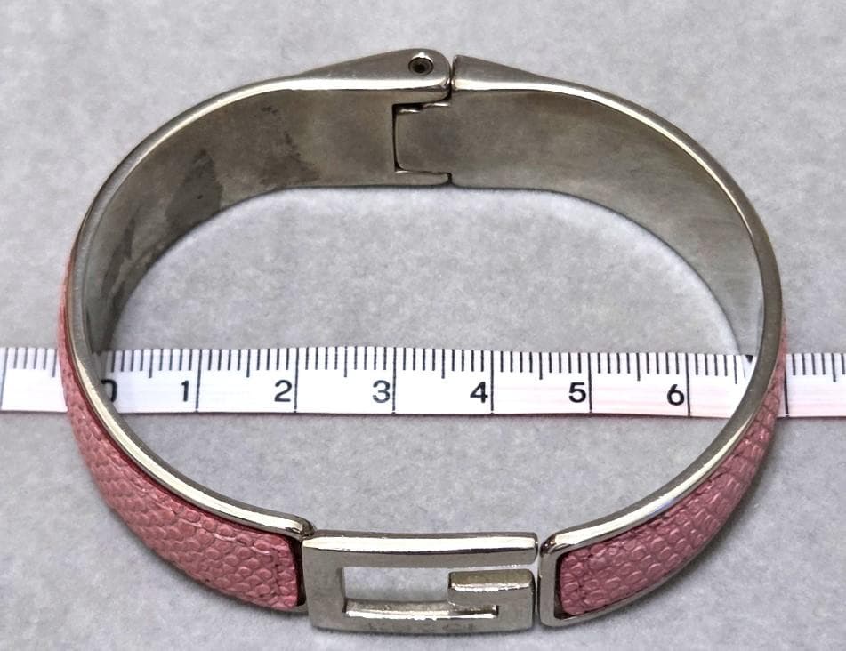 GUCCI グッチ ピンクレザー　Gロゴ　バングル　41337