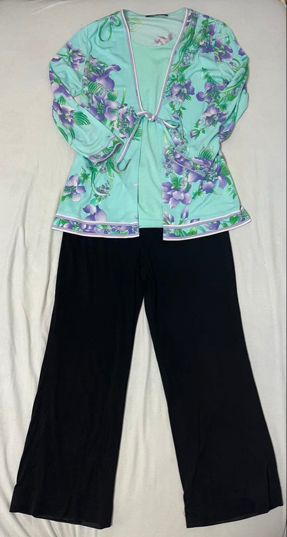 レオナールチュニック＆ブラックパンツ2点セット　お値下げ