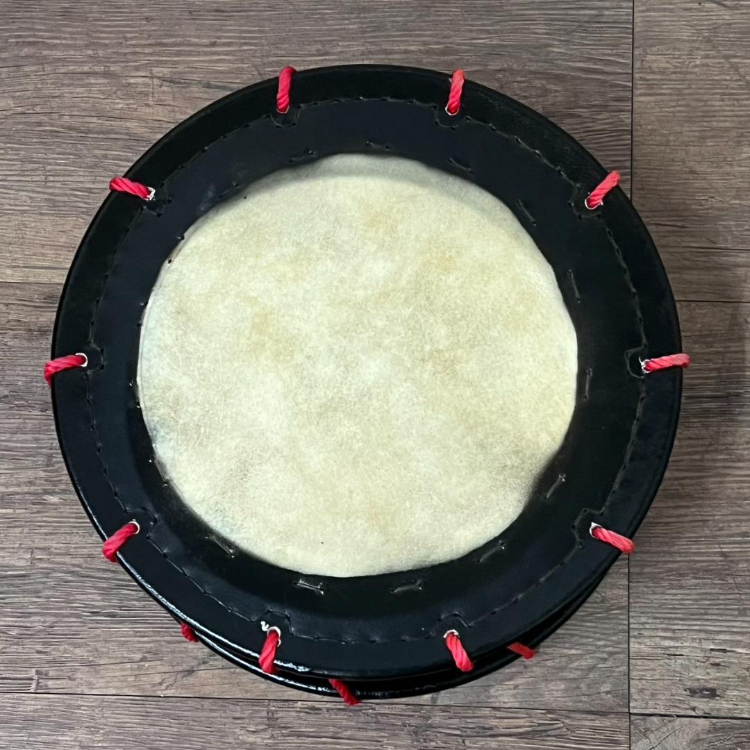 フォロー割【蔵出し】締め太鼓 牛革 和太鼓 バチ付 台付 平太鼓 入門用