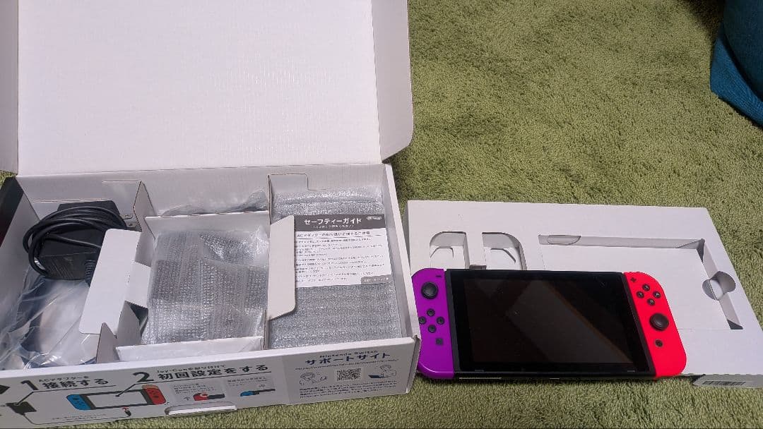 Nintendo Switch 本体 紫と赤のジョイコン　備品箱付き