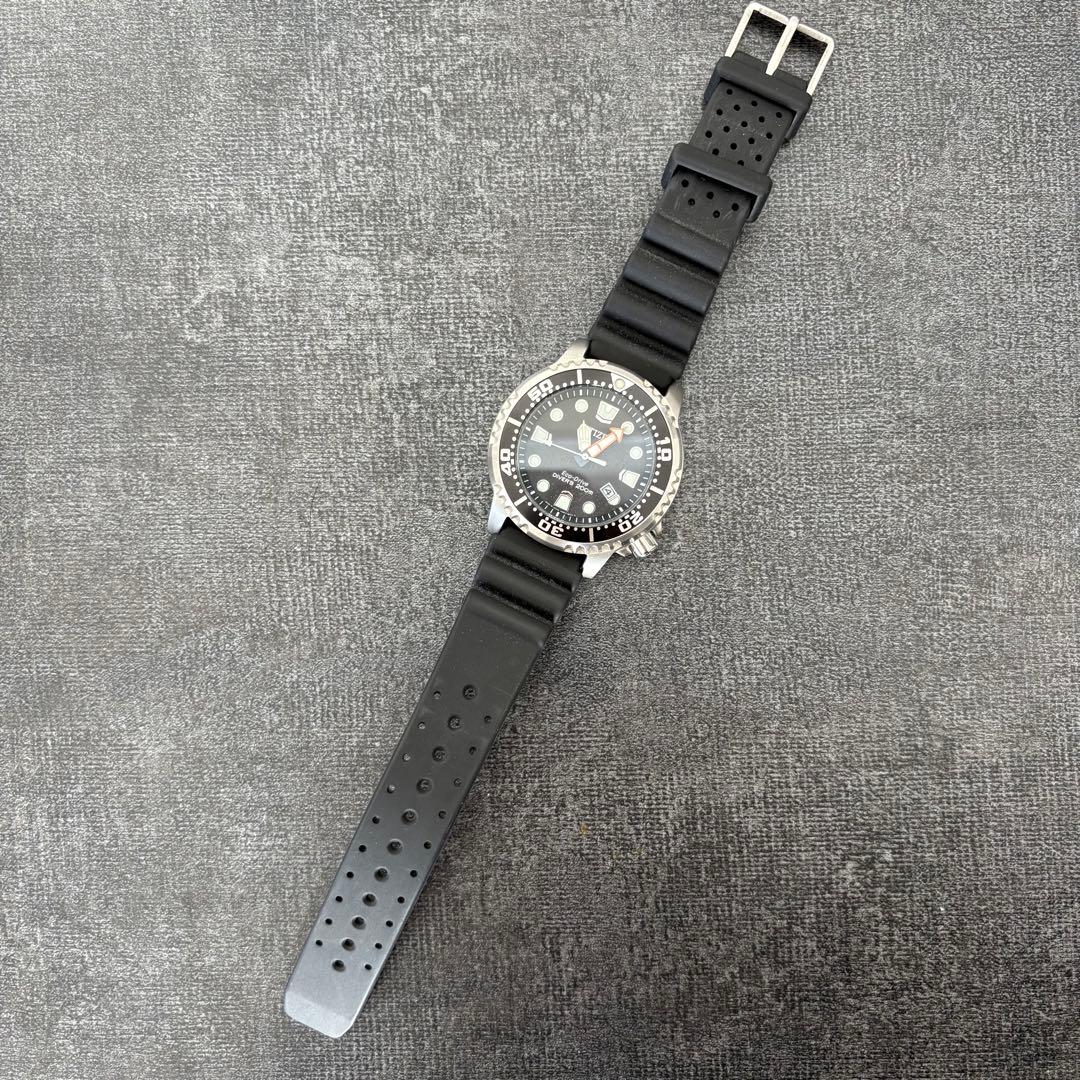 Eco-Drive Diver's 200m ブラック腕時計