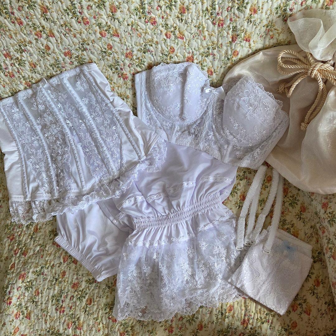 セモアブライダルインナーE70コルセット64