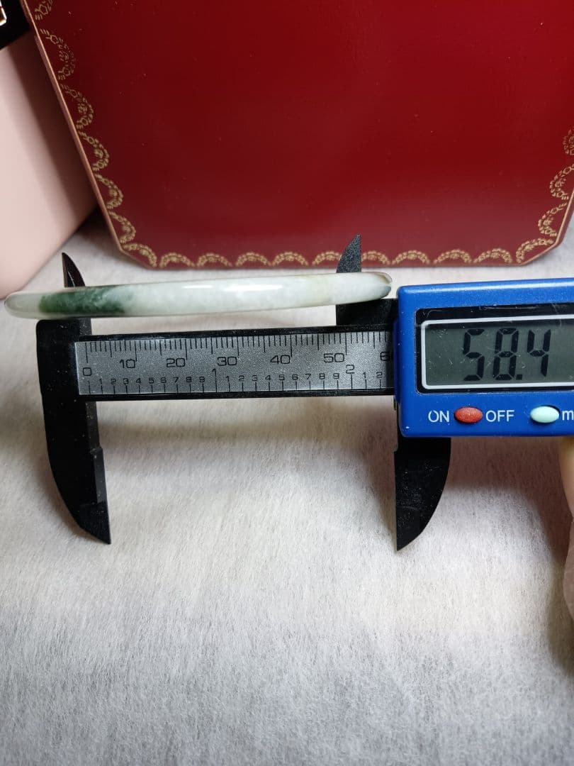 おすすめ✨新品✨天然翡翠✨A貨翡翠バングル 緑と白　無含浸無着色 サイズ58.4