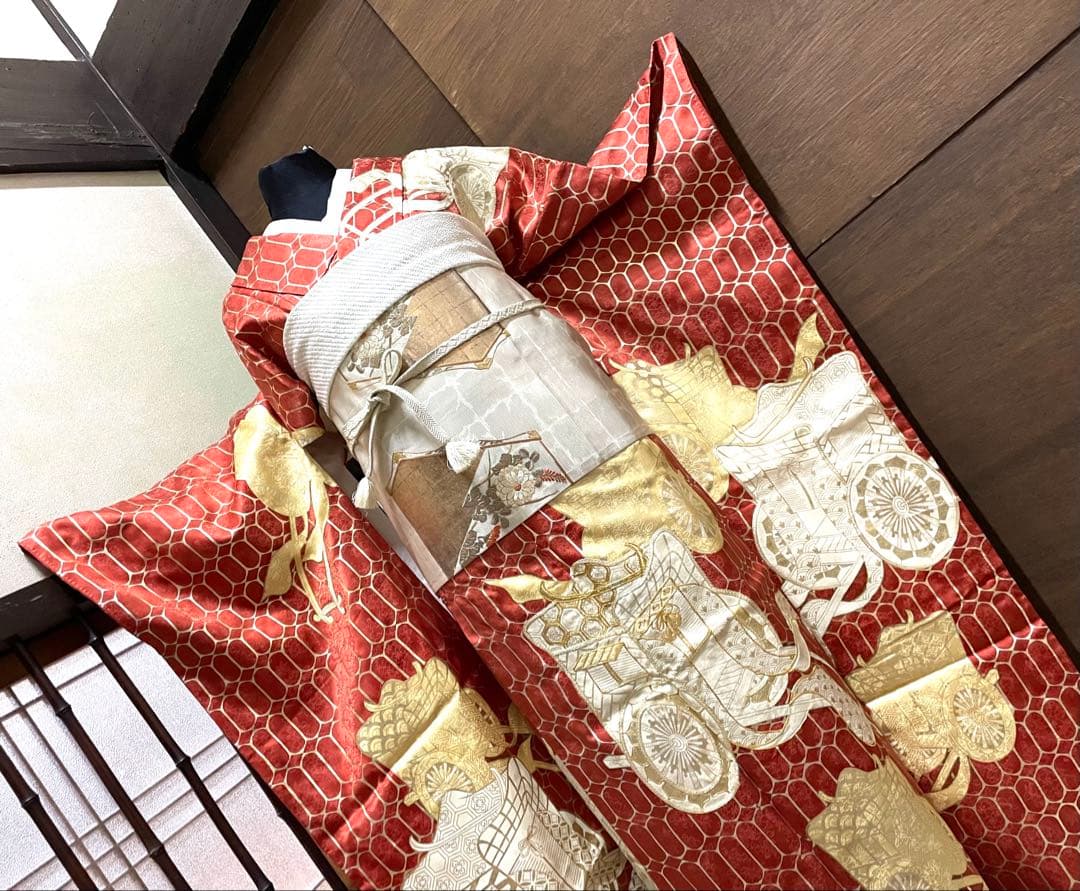 振袖 フルセット6点サイズM〜Ｌ駒刺繍　御所車文　金彩　正絹
