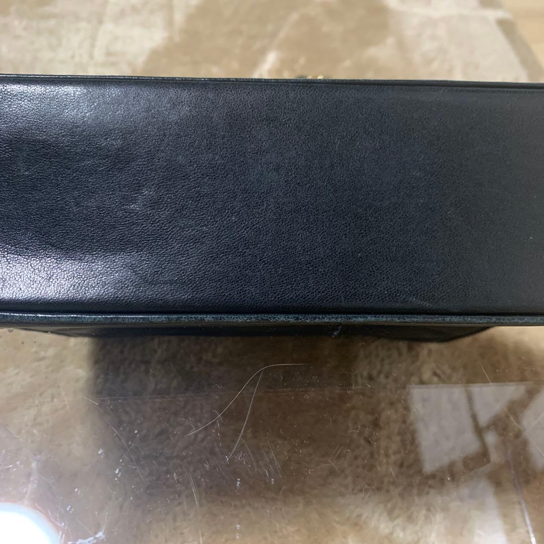 CHANELチェーンショルダーバック