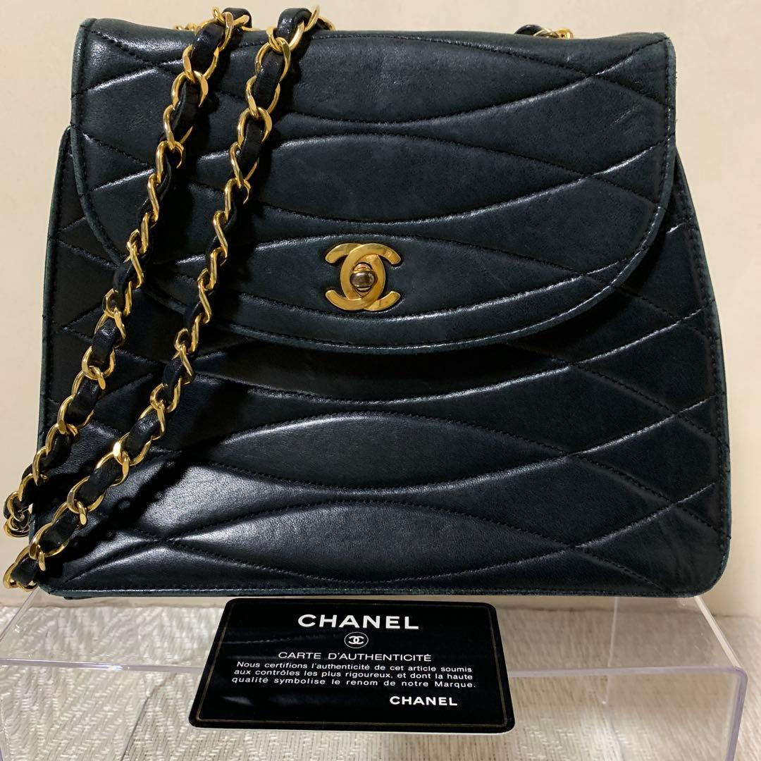CHANELチェーンショルダーバック