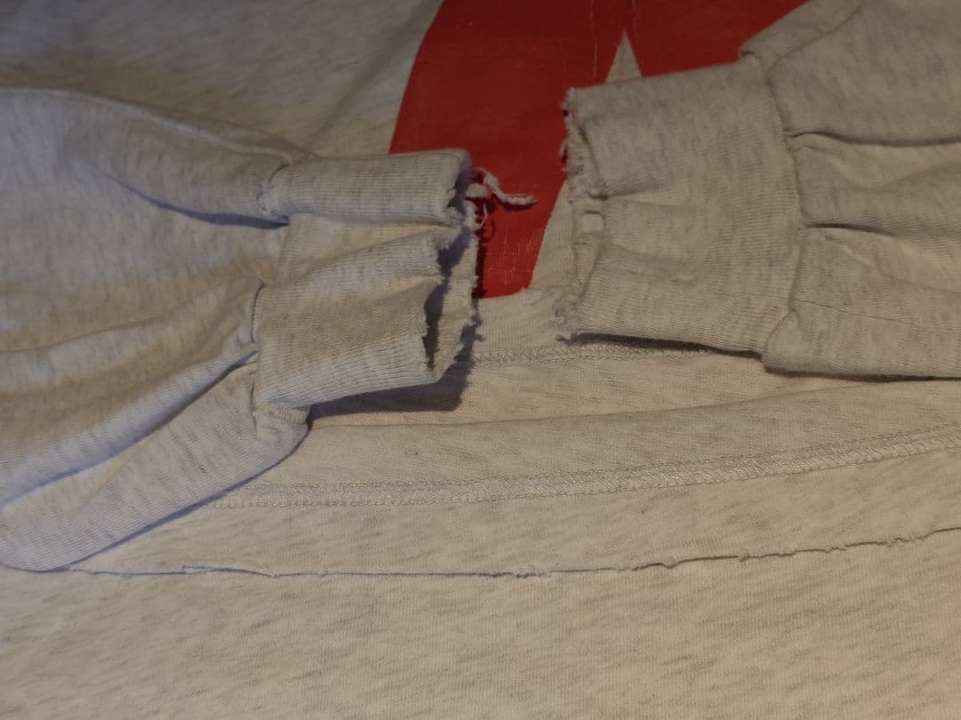 バレンシアガダメージデザイン長袖