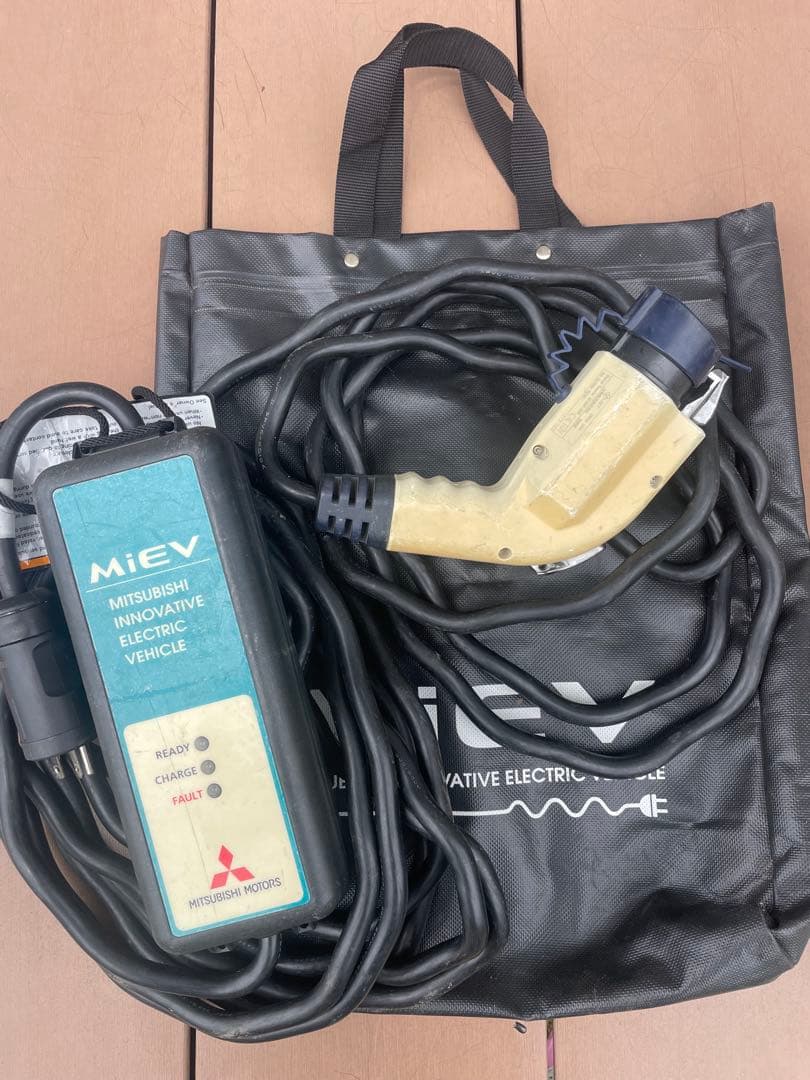 Mitsubishi MIEV 専用充電器 200V