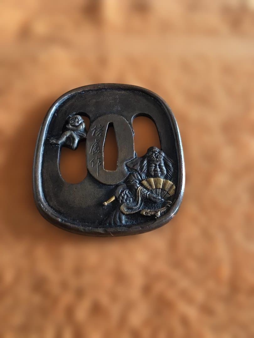 ■ 日本刀の脇差しの鍔